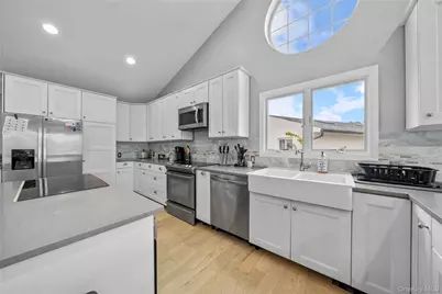 [Address not provided], Freeport, NY 11520 - Photo 10