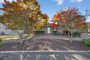 14 Muncey Rd, Bay Shore, NY 11706 - Photo 2