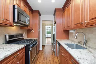 66 Foxwood Cir, Mount Kisco, NY 10549 - Photo 6