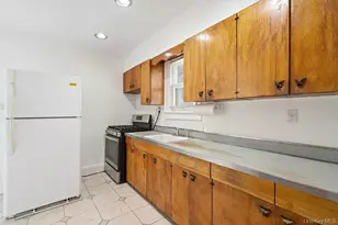 80 Munro Blvd, Valley Stream, NY 11581 - Photo 8