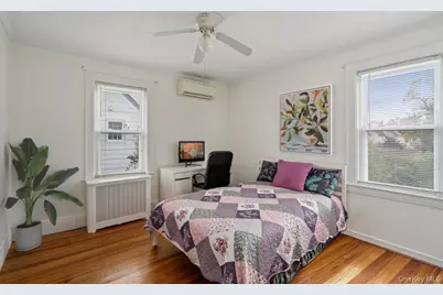 80 Munro Boulevard, Valley Stream, NY 11581 - Photo 12