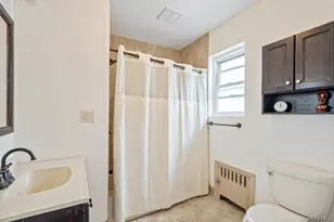 80 Munro Blvd, Valley Stream, NY 11581 - Photo 14