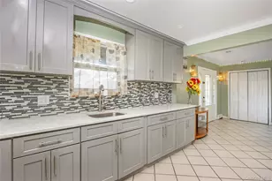 58 Albatross Rd, Levittown, NY 11756 - Photo 2