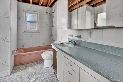 90 30th Street, Copiague, NY 11726 - Photo 16