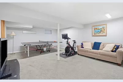 52 Rogers Drive, New Rochelle, NY 10804 - Photo 18