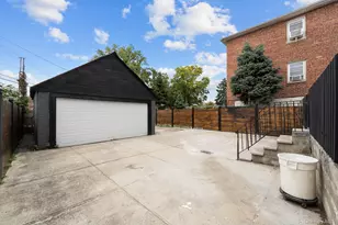 110 Walnut St, Forest Hills, NY 11375 - Photo 30