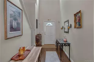 32 Scarborough Dr, Smithtown, NY 11787 - Photo 2