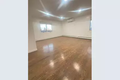 110 Parkside Drive N, Levittown, NY 11756 - Photo 8