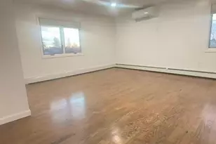 110 Parkside Dr N, Levittown, NY 11756 - Photo 8