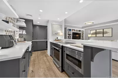 100 Hilton Avenue #M32, Garden City, NY 11530 - Photo 12