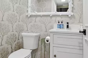 100 Hilton Ave, Garden City, NY 11530 - Photo 20