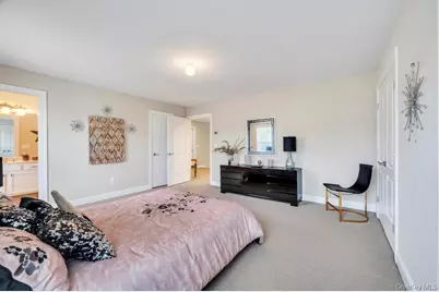 4 Haverton Court, Riverhead, NY 11901 - Photo 38