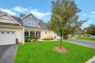 4 Haverton Ct, Riverhead, NY 11901 - Photo 4