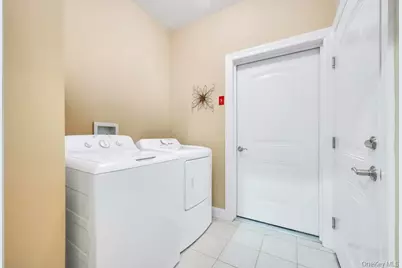 4 Haverton Court, Riverhead, NY 11901 - Photo 30