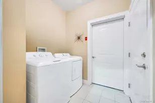 4 Haverton Ct, Riverhead, NY 11901 - Photo 30