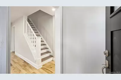 138 Windsor Parkway, Hempstead, NY 11550 - Photo 16