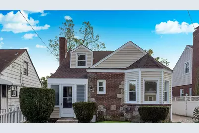 138 Windsor Parkway, Hempstead, NY 11550 - Photo 8