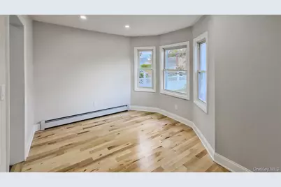 138 Windsor Parkway, Hempstead, NY 11550 - Photo 20