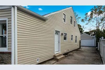 138 Windsor Parkway, Hempstead, NY 11550 - Photo 12