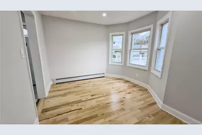 138 Windsor Parkway, Hempstead, NY 11550 - Photo 32