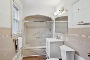 148 Woodhull Ave, Riverside, NY 11901 - Photo 16