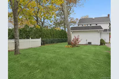 148 Woodhull Avenue, Riverside, NY 11901 - Photo 20