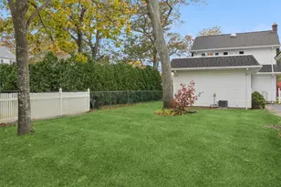 148 Woodhull Ave, Riverside, NY 11901 - Photo 20