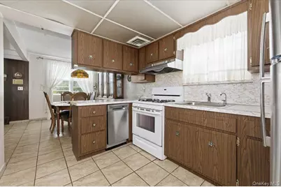 2708 Seymour Avenue, Bronx, NY 10469 - Photo 8