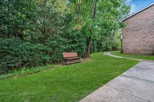 21 Glen Hollow Dr, Holtsville, NY 11742 - Photo 2