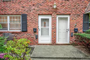 21 Glen Hollow Dr, Holtsville, NY 11742 - Photo 4