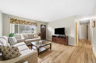 15 Santam Ct, Bay Shore, NY 11706 - Photo 4