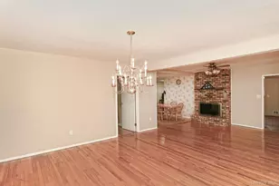 185 S Plaisted Ave, Smithtown, NY 11788 - Photo 10