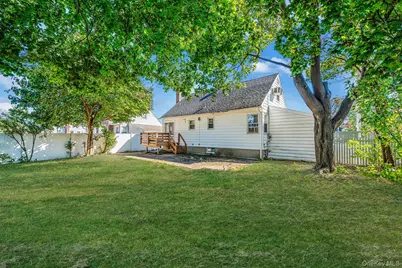 2001 N Jerusalem Road, East Meadow, NY 11554 - Photo 4