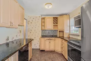 2001 N Jerusalem Rd, East Meadow, NY 11554 - Photo 12
