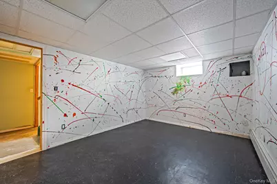 2001 N Jerusalem Road, East Meadow, NY 11554 - Photo 24