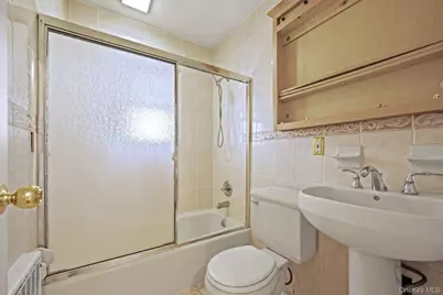 2001 N Jerusalem Road, East Meadow, NY 11554 - Photo 20