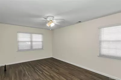 93 Palo Alto Drive, Plainview, NY 11803 - Photo 10