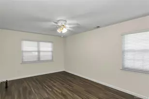 93 Palo Alto Dr, Plainview, NY 11803 - Photo 10