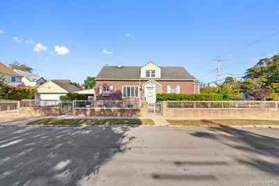 22415 138th Avenue, Jamaica, NY 11413 - Photo 2