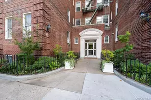 41-15 44th St, Sunnyside, NY 11104 - Photo 16