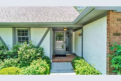 10 Lealand Lane #Unit 19, Southampton, NY 11968 - Photo 2