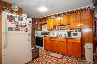 211 Broadway, Verplanck, NY 10596 - Photo 18