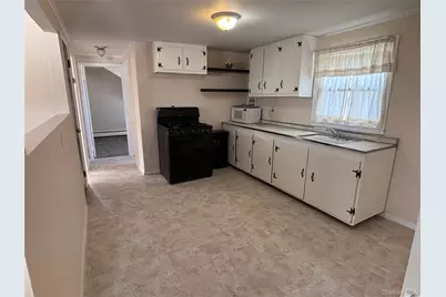 308 Lucille Avenue #2nd floor, Elmont, NY 11003 - Photo 6