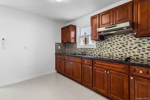 74 Venetian Prom, Lindenhurst, NY 11757 - Photo 20