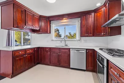 74 Venetian Prom, Lindenhurst, NY 11757 - Photo 10