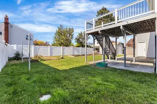 74 Venetian Prom, Lindenhurst, NY 11757 - Photo 32