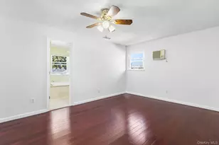 74 Venetian Prom, Lindenhurst, NY 11757 - Photo 16