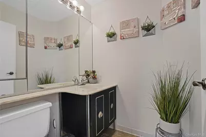 200 High Point Drive #513, Hartsdale, NY 10530 - Photo 12