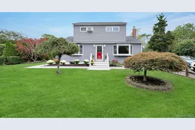 70 Fanning Avenue, Hampton Bays, NY 11946 - Photo 2