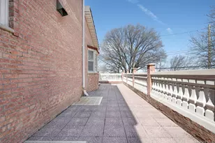 83-18 58th Ave, Middle Village, NY 11379 - Photo 32